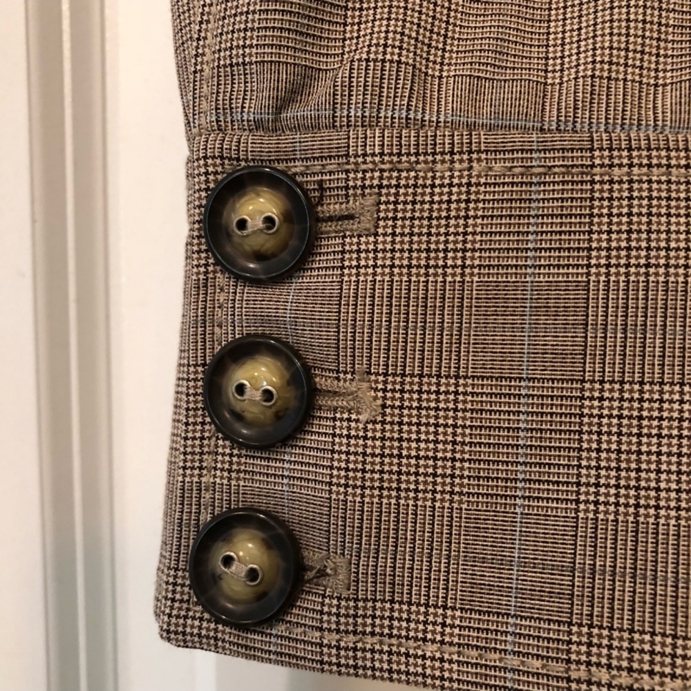 Guess Plaid Bermuda Shorts - Picture 6 of 7
